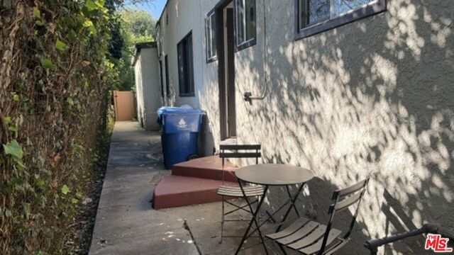 11914 Hartsook Street, Valley Village, CA 91607