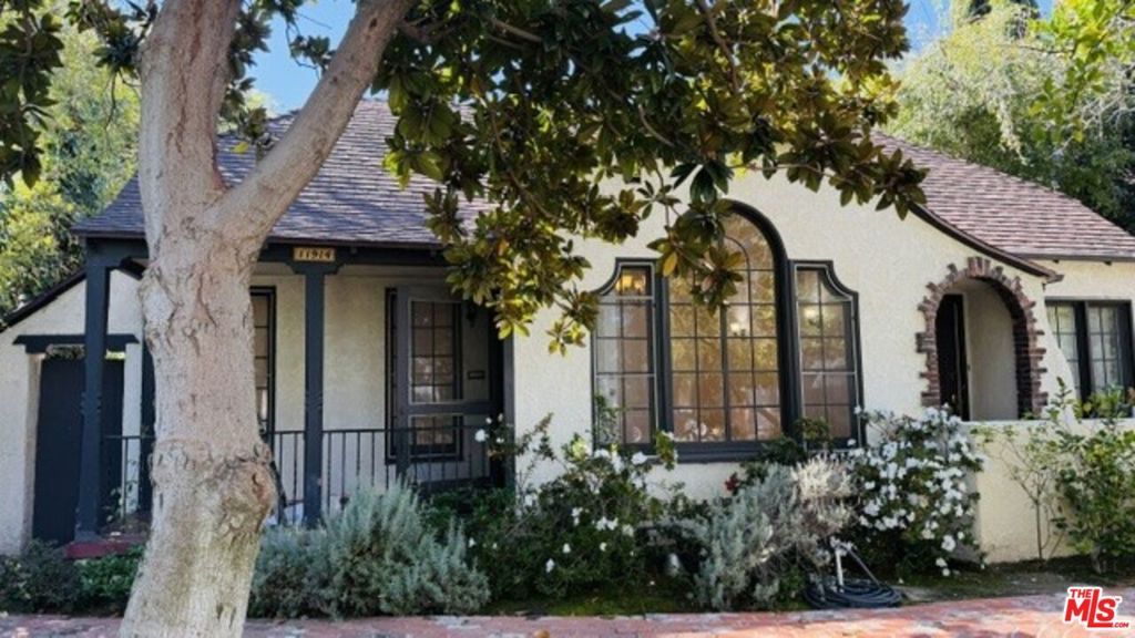11914 Hartsook Street, Valley Village, CA 91607
