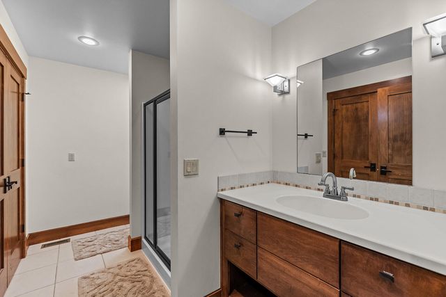 3248 S Farm Road 203, Springfield, MO 65809