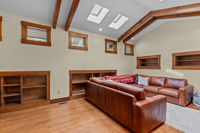 3248 S Farm Road 203, Springfield, MO 65809