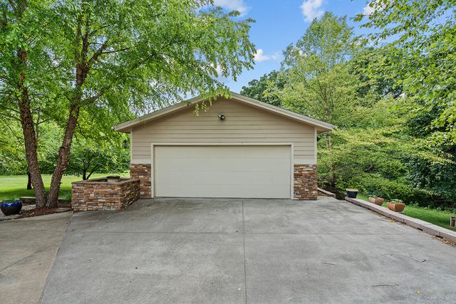 3248 S Farm Road 203, Springfield, MO 65809