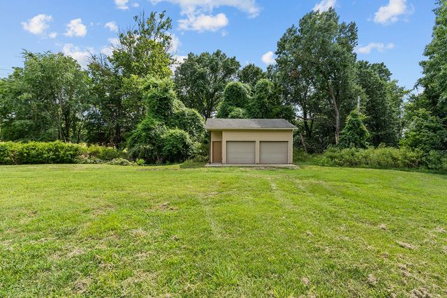 3248 S Farm Road 203, Springfield, MO 65809