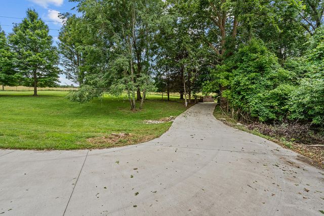 3248 S Farm Road 203, Springfield, MO 65809