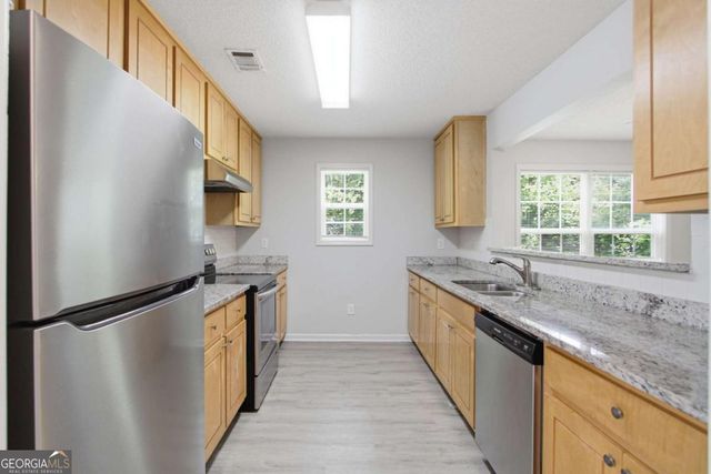 8569 Thomas Road, Riverdale, GA 30274