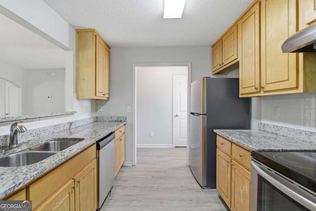 8569 Thomas Road, Riverdale, GA 30274