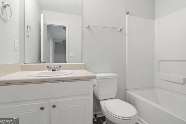 8569 Thomas Road, Riverdale, GA 30274