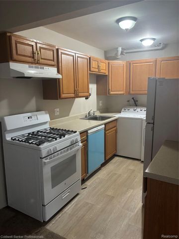 41223 S Woodbury Green Drive, Van Buren Charter Township, MI 48111