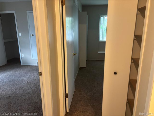 41223 S Woodbury Green Drive, Van Buren Charter Township, MI 48111