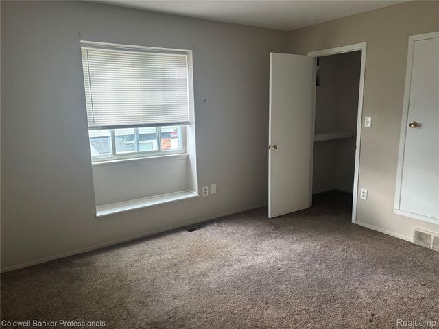 41223 S Woodbury Green Drive, Van Buren Charter Township, MI 48111
