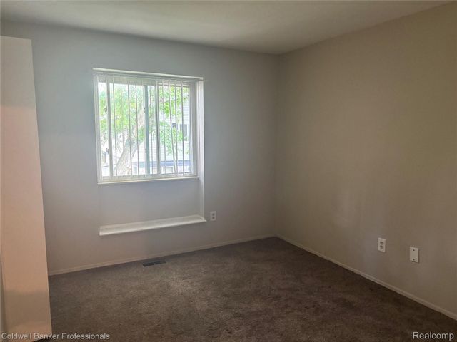 41223 S Woodbury Green Drive, Van Buren Charter Township, MI 48111