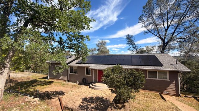 2988 Golden Gate Dr, San Andreas, CA 95249