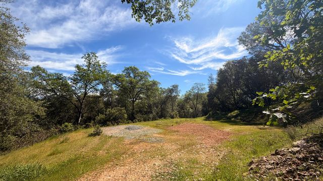 2988 Golden Gate Dr, San Andreas, CA 95249