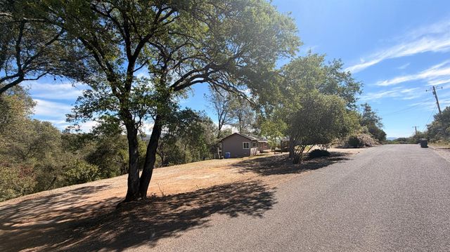 2988 Golden Gate Dr, San Andreas, CA 95249