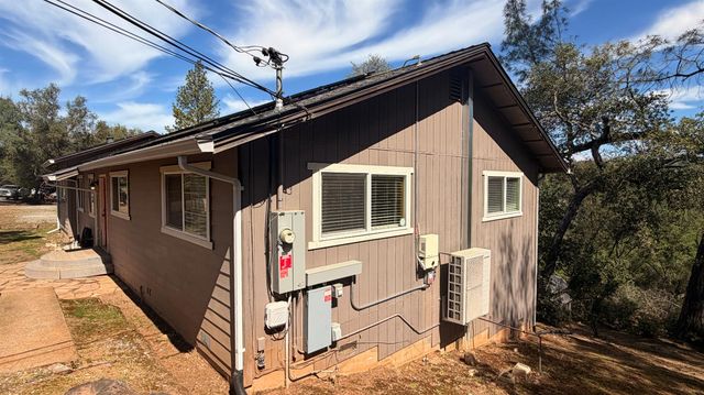 2988 Golden Gate Dr, San Andreas, CA 95249