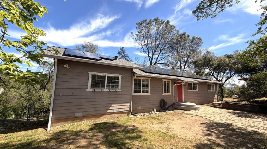 2988 Golden Gate Dr, San Andreas, CA 95249