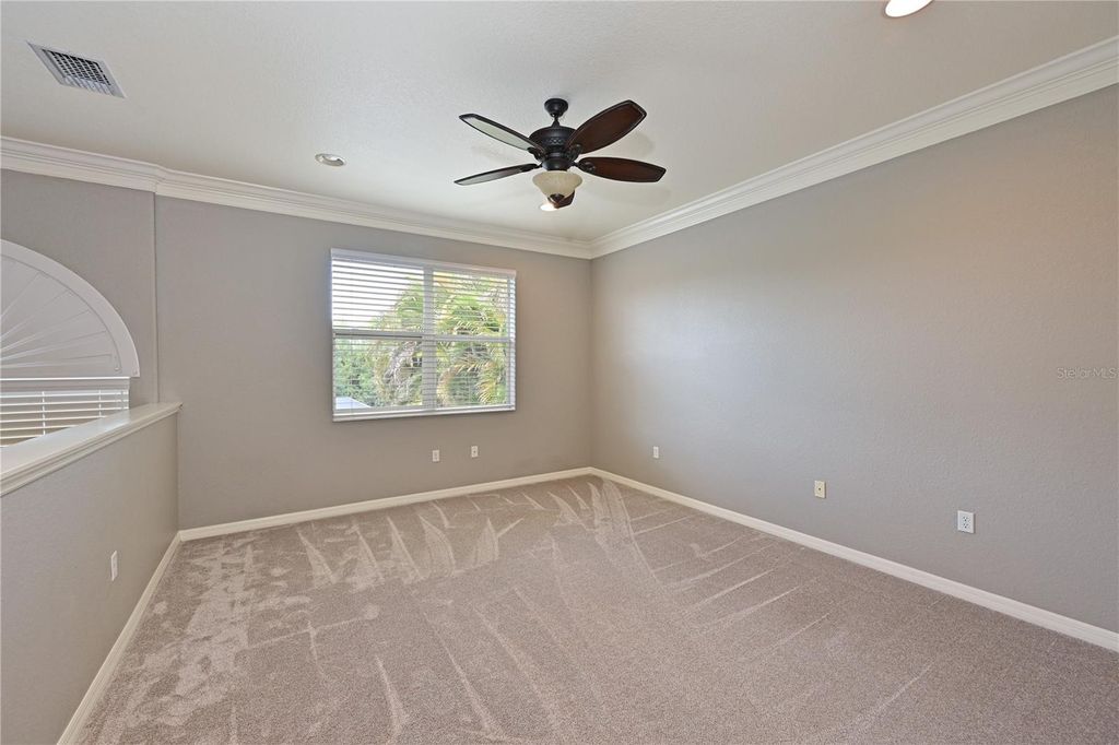 Image 12 of property listing at 210 WINDING RIVER TRAIL, Bradenton, FL 34212