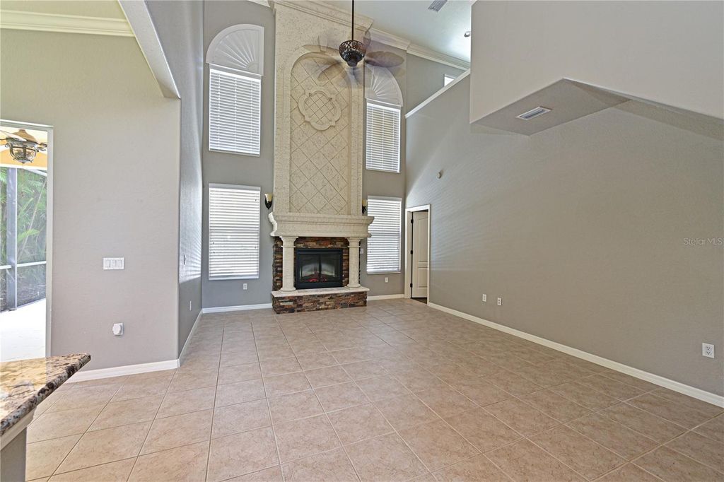 Image 6 of property listing at 210 WINDING RIVER TRAIL, Bradenton, FL 34212