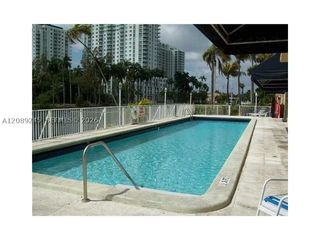 1740 NW N River Dr 117, Miami, FL 33125