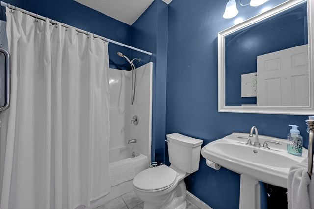 16 Lindsey Ln, Charlton, MA 01507