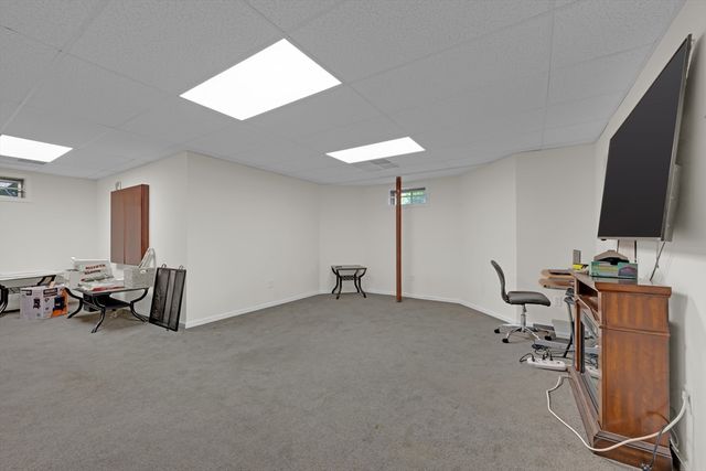 16 Lindsey Ln, Charlton, MA 01507