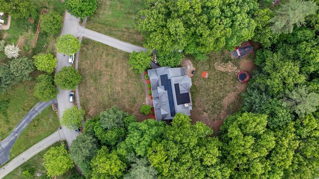 16 Lindsey Ln, Charlton, MA 01507