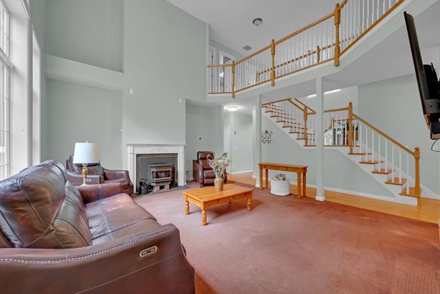 16 Lindsey Ln, Charlton, MA 01507