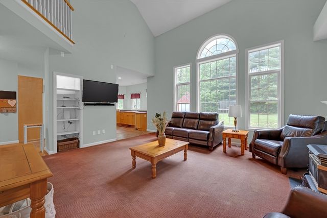 16 Lindsey Ln, Charlton, MA 01507