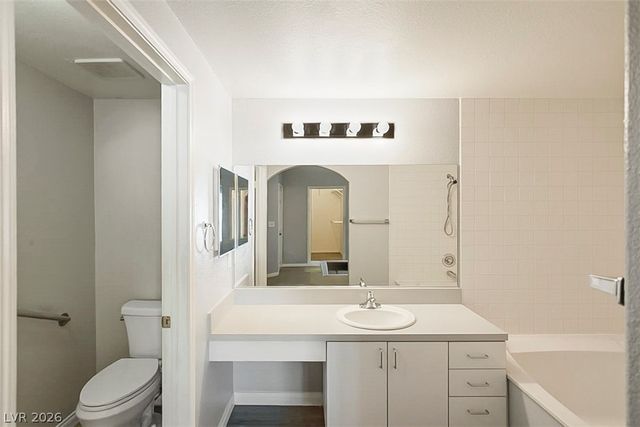 8400 White Eagle Avenue 102, Las Vegas, NV 89145
