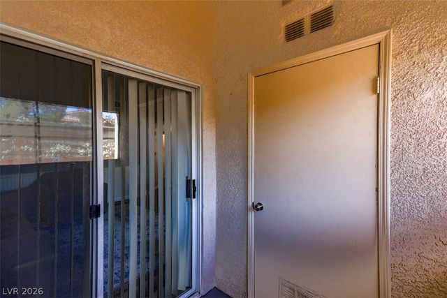 8400 White Eagle Avenue 102, Las Vegas, NV 89145