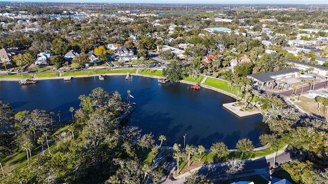 49 W BOYER STREET, Tarpon Springs, FL 34689