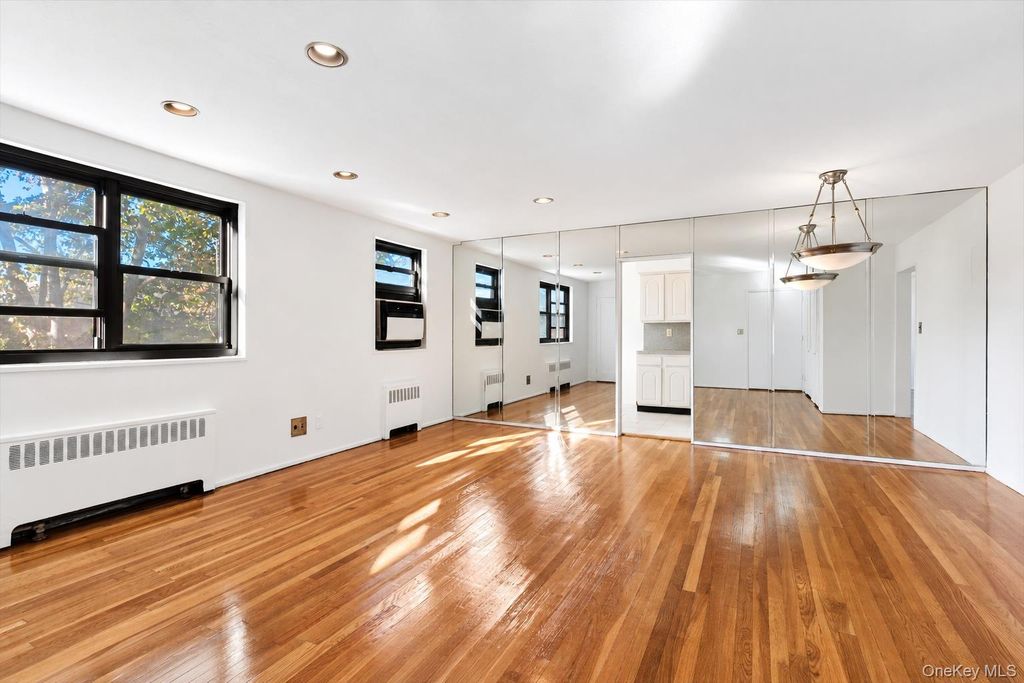 15-35 160 Street 6-160, Whitestone, NY 11357 — photo 2