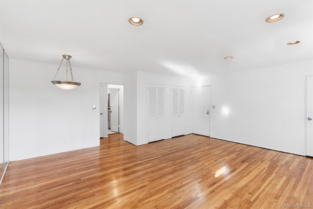 15-35 160 Street 6-160, Whitestone, NY 11357 — photo 4