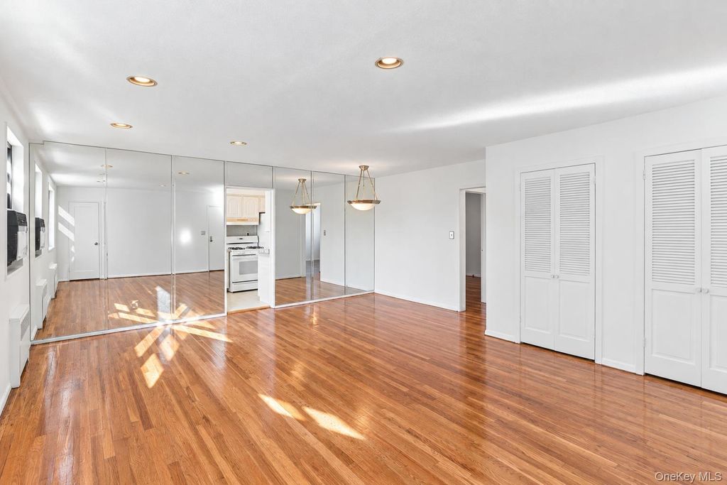 15-35 160 Street 6-160, Whitestone, NY 11357 — photo 5