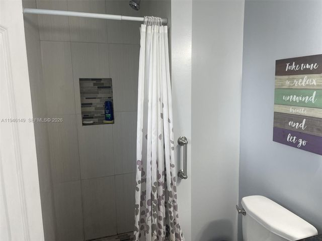 6852 SW 11th St, Pembroke Pines, FL 33023