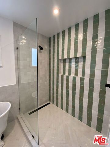 8462 Kirkwood Drive, Los Angeles, CA 90046