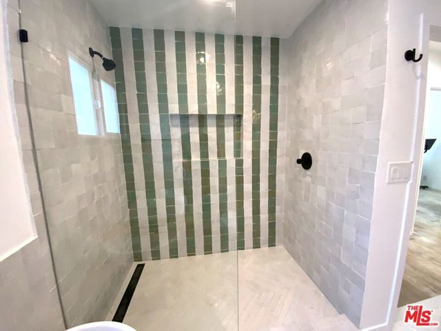 8462 Kirkwood Drive, Los Angeles, CA 90046