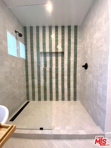 8462 Kirkwood Drive, Los Angeles, CA 90046