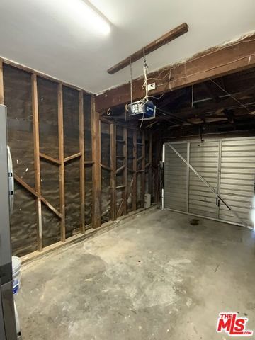 8462 Kirkwood Drive, Los Angeles, CA 90046