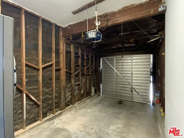 8462 Kirkwood Drive, Los Angeles, CA 90046