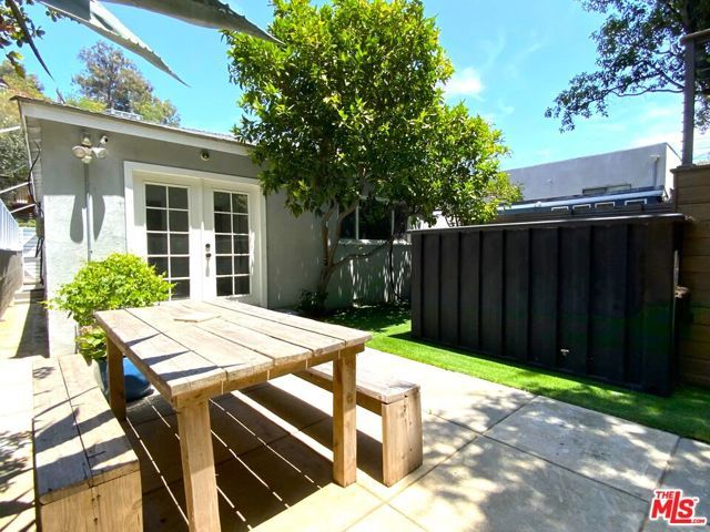 8462 Kirkwood Drive, Los Angeles, CA 90046