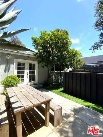 8462 Kirkwood Drive, Los Angeles, CA 90046