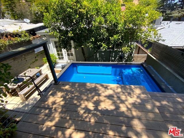 8462 Kirkwood Drive, Los Angeles, CA 90046