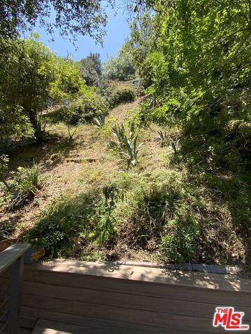 8462 Kirkwood Drive, Los Angeles, CA 90046