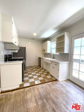 8462 Kirkwood Drive, Los Angeles, CA 90046