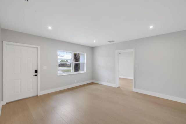 275 NE 16th Street, Delray Beach, FL 33444