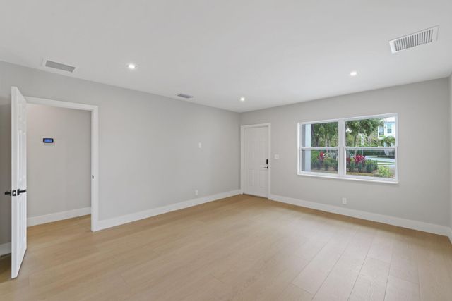 275 NE 16th Street, Delray Beach, FL 33444