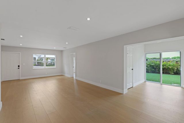 275 NE 16th Street, Delray Beach, FL 33444