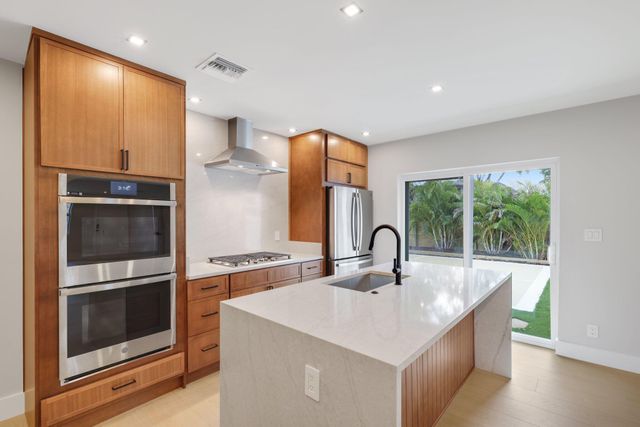 275 NE 16th Street, Delray Beach, FL 33444