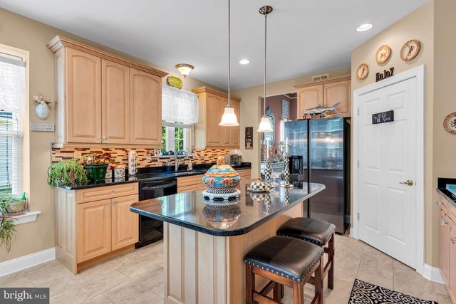 11 MULBERRY DR, Manahawkin, NJ 08050