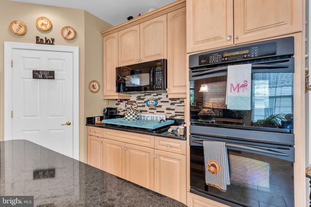 11 MULBERRY DR, Manahawkin, NJ 08050